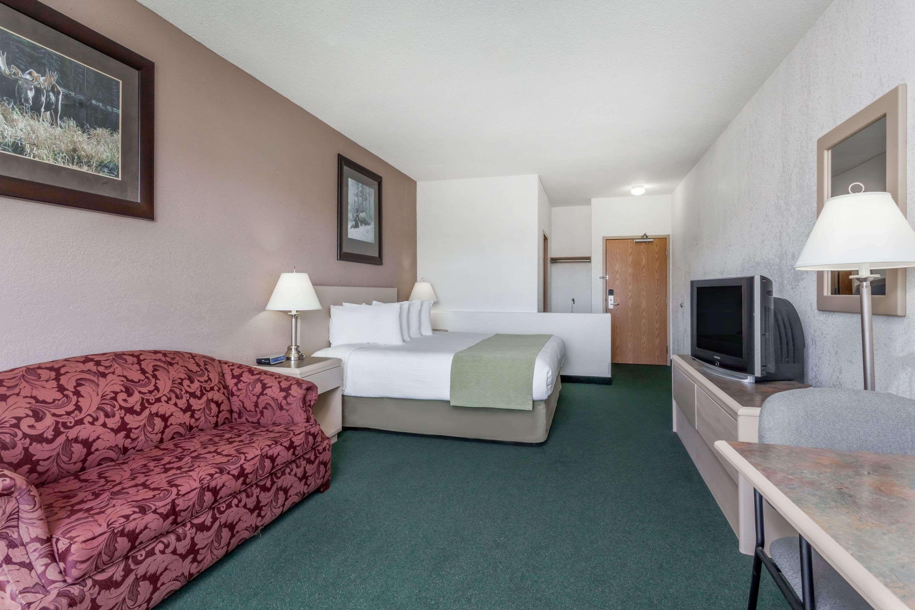 Super 8 By Wyndham Pincher Creek Ab Exterior foto