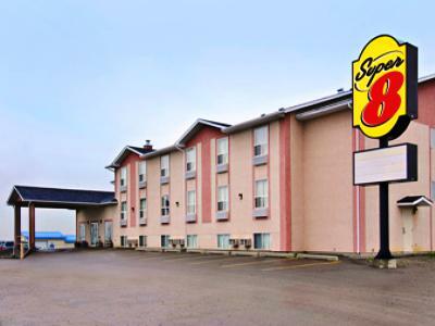 Super 8 By Wyndham Pincher Creek Ab Exterior foto